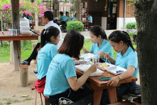 60. [30/08/60] นักศึกษาโปรแกรมวิชาการประถมศึกษา ชั้นปีที่ 4 รหัส 57 ศึกษาดูงานแหล่งเรียนรู้ทางวัฒนธรรม จังหวัดพิษณุโลก